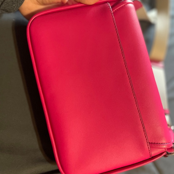 Michael Kors Medium Bradshaw in Dragonfruit - Picture 3 of 7